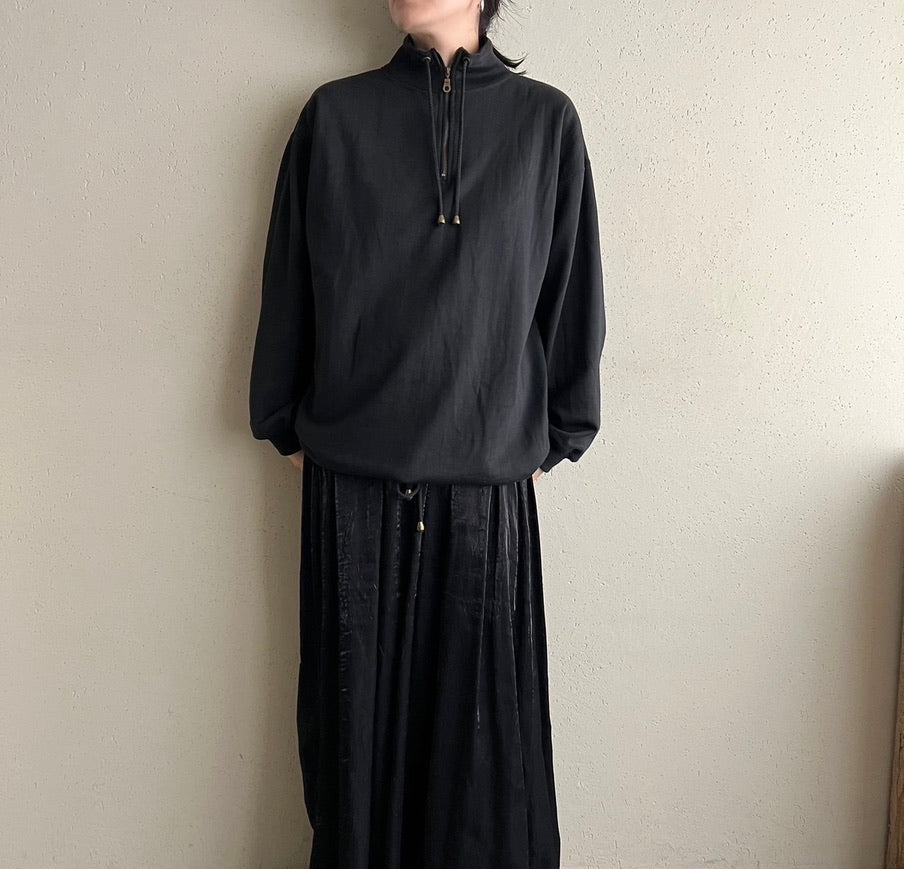 90s Zipped Black Sweater