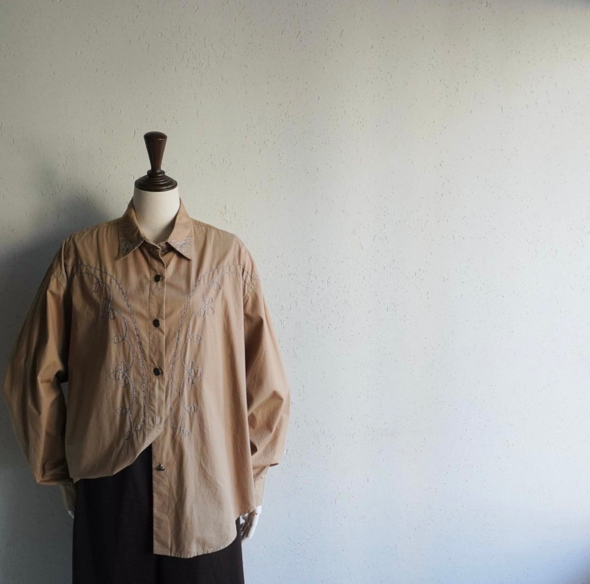 90s Embroidery Shirt