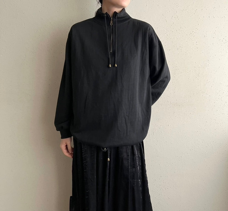 90s Zipped Black Sweater