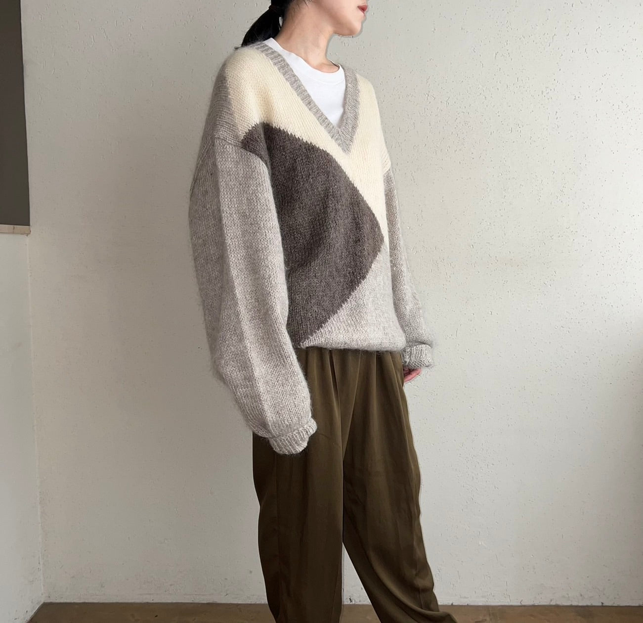90s V-Neck Knit Sweater
