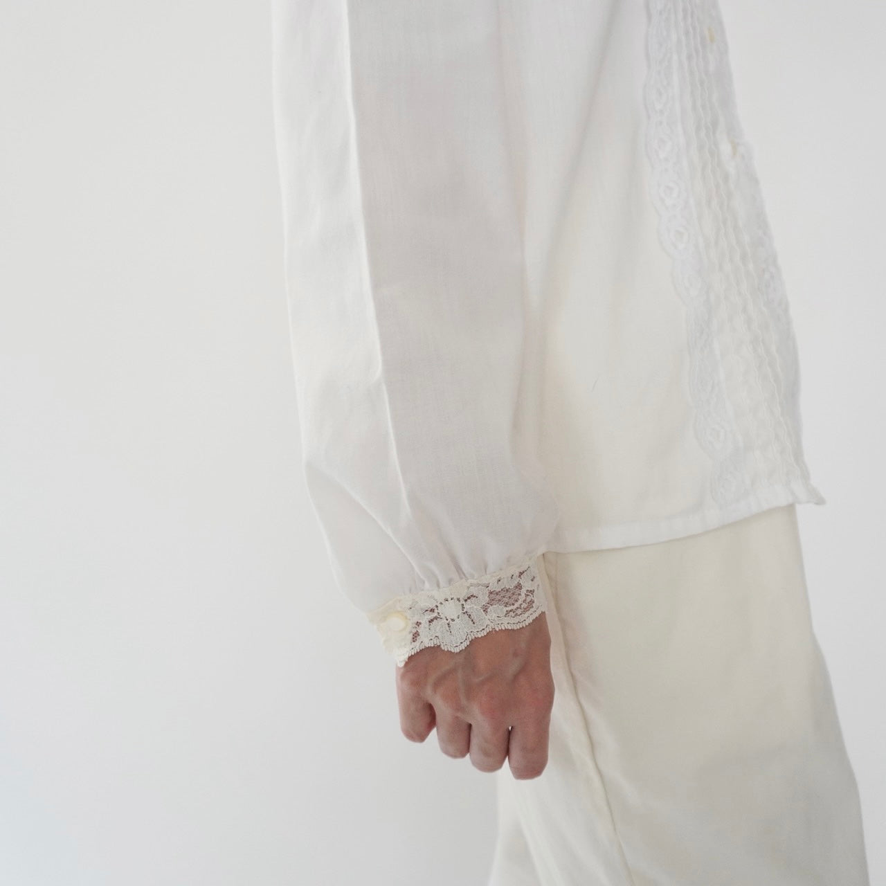 80s Lace Design Blouse
