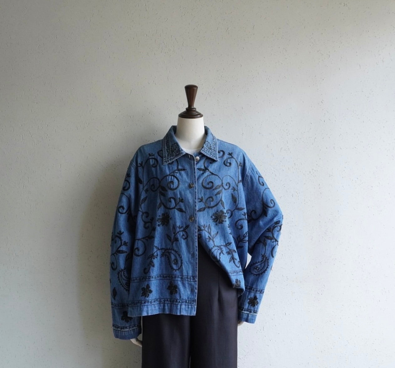 90s Embroidery Denim Jacket