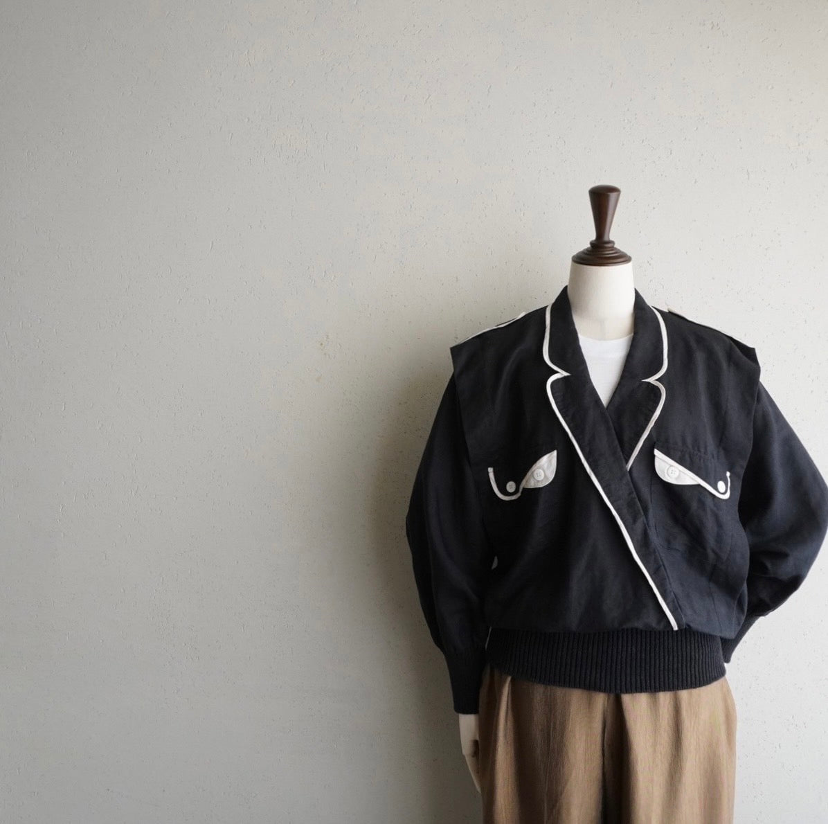 90s Black x White Blouse