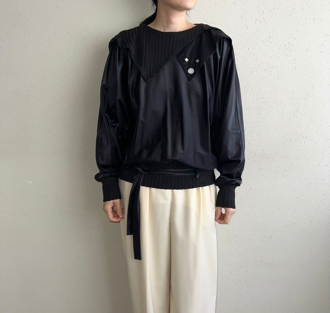 90s Black Design Top