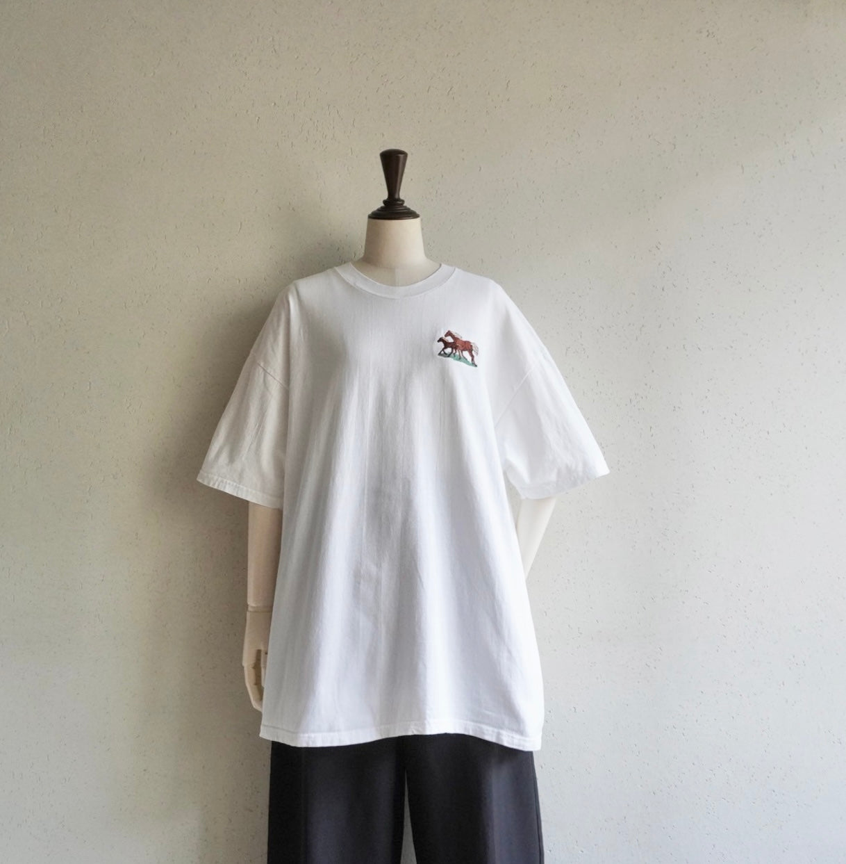 90s Embroidery T-shirt