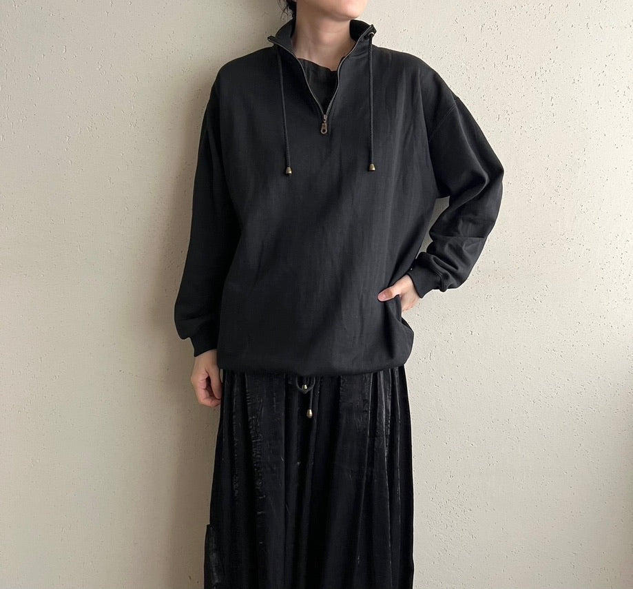 90s Zipped Black Sweater