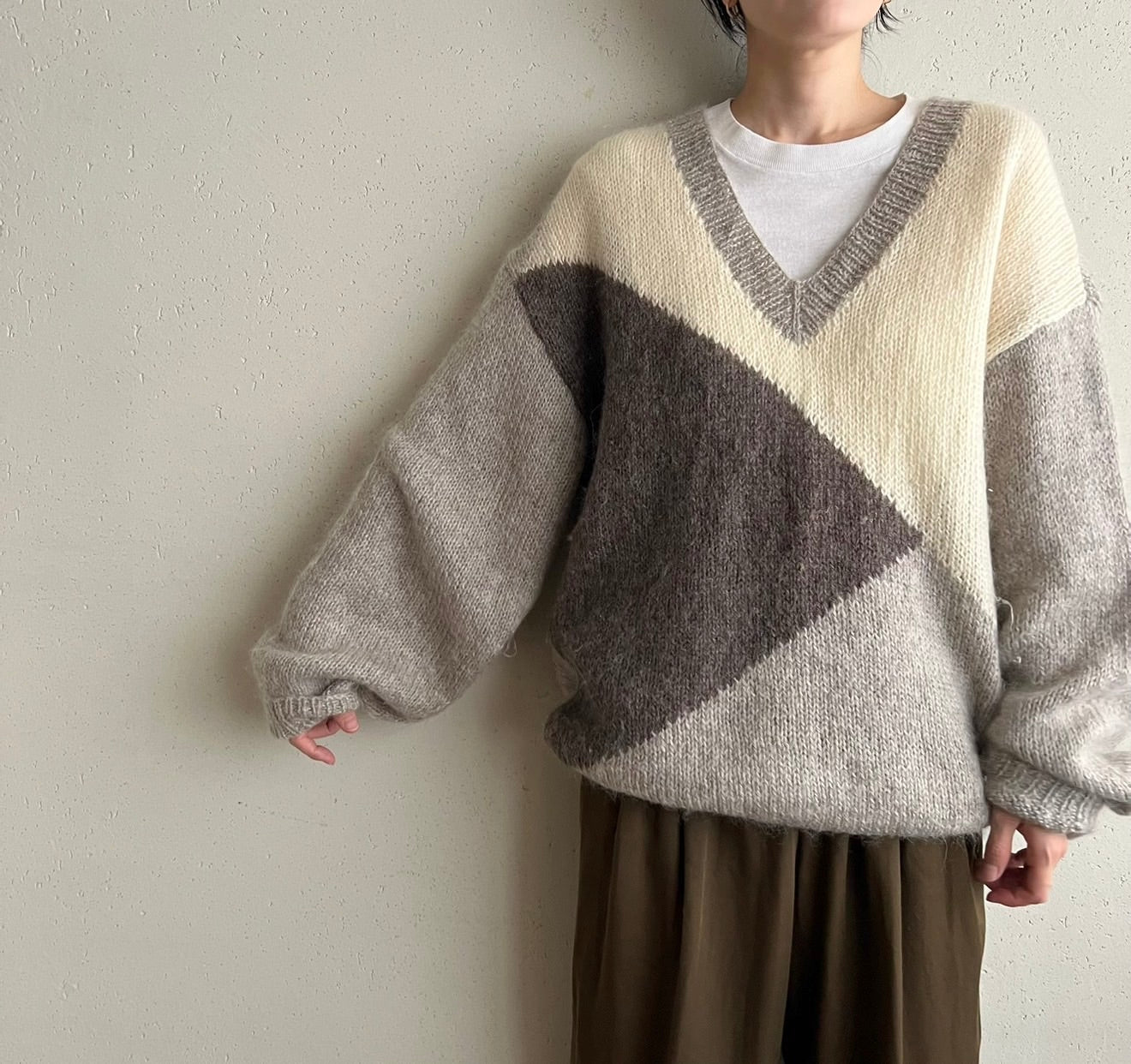 90s V-Neck Knit Sweater