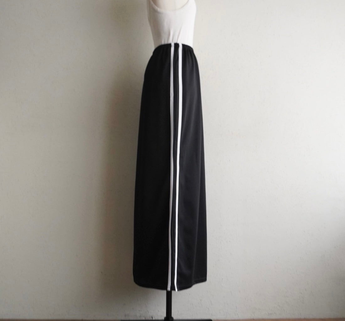 90s Side Line Skirt