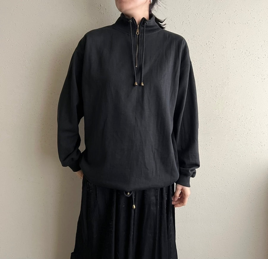 90s Zipped Black Sweater