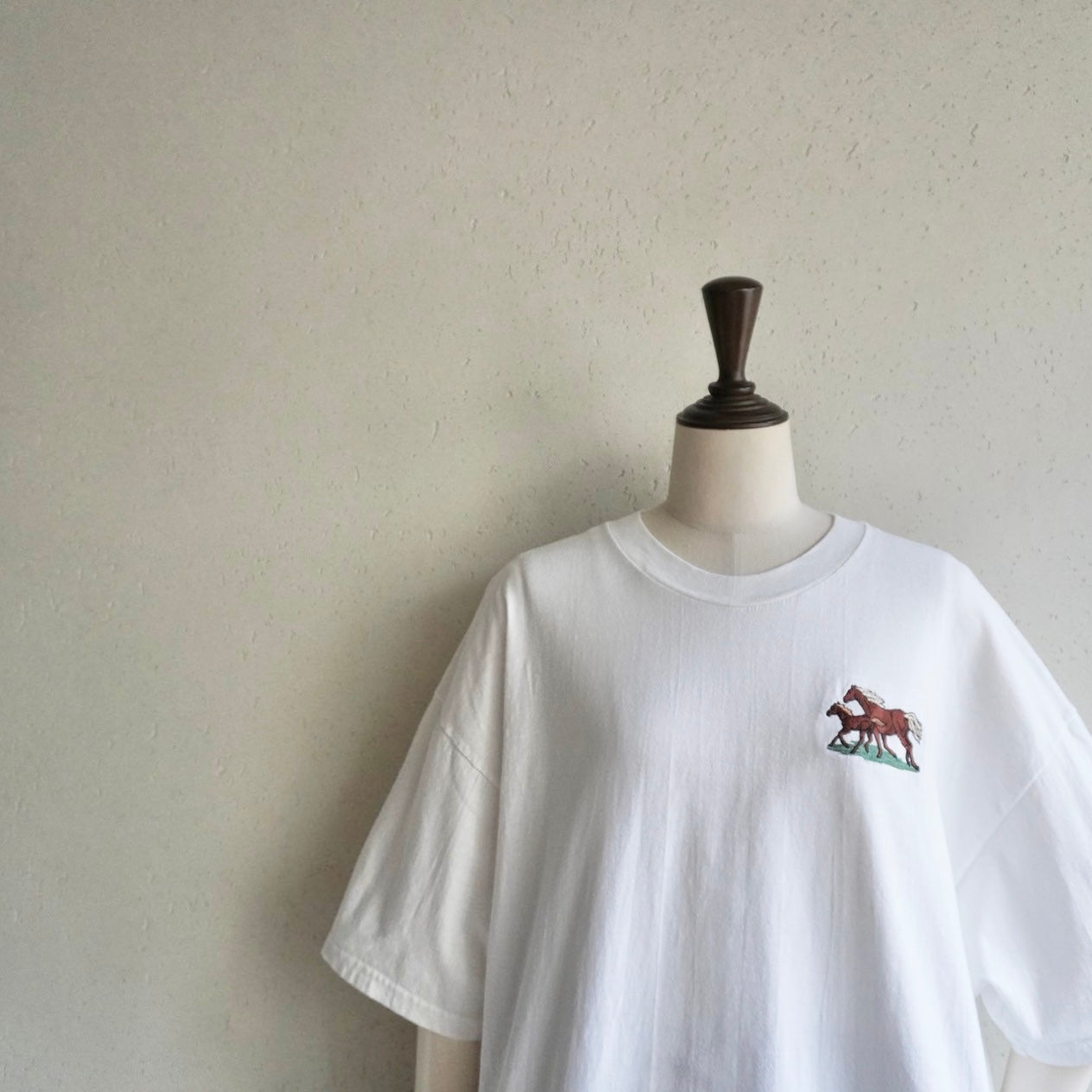 90s Embroidery T-shirt