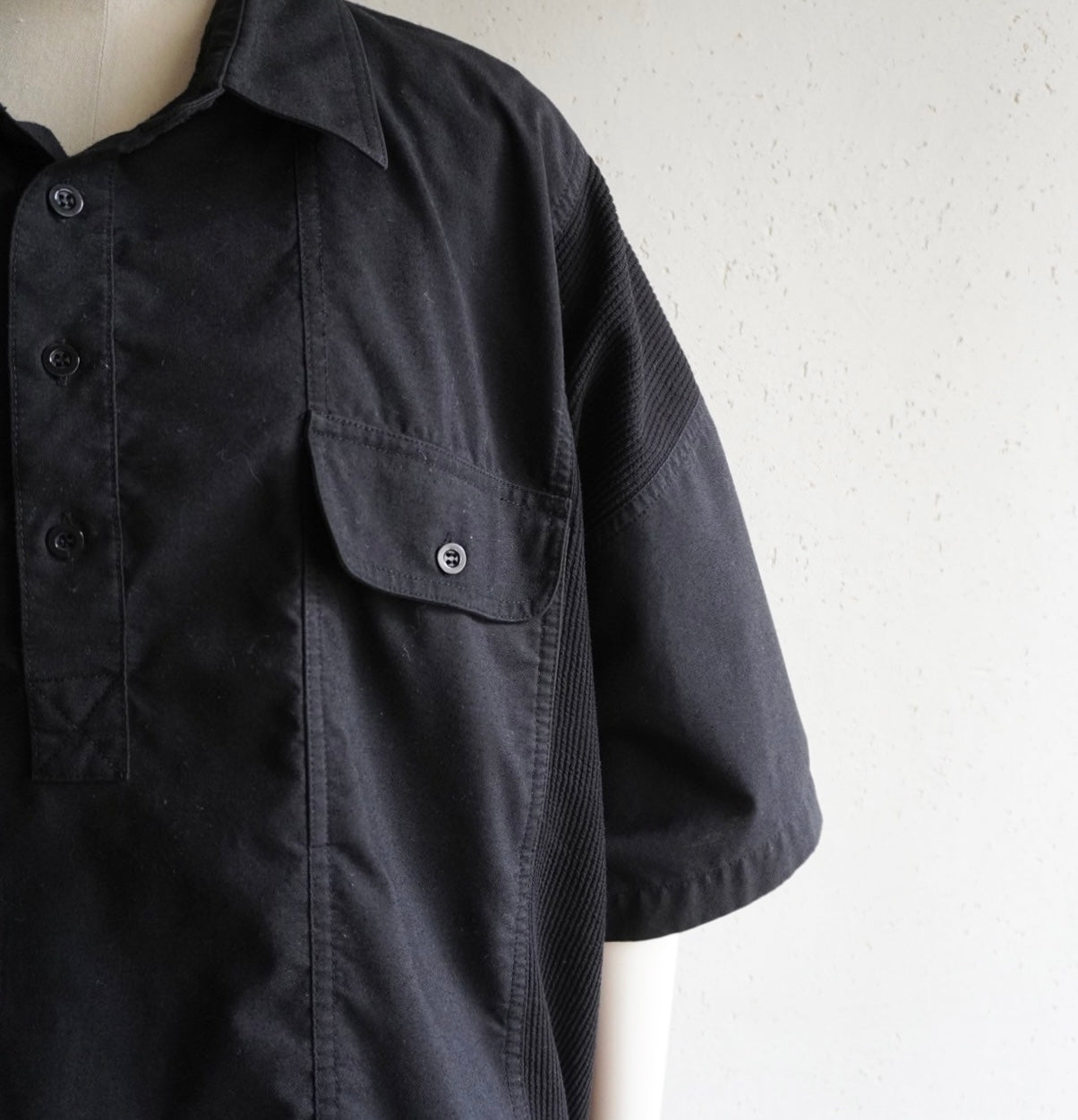 90s Black Design Top