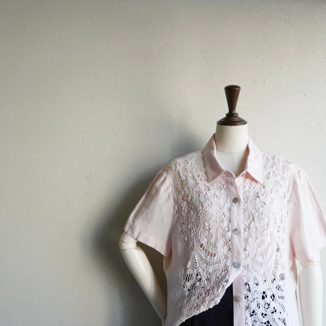 90s Lace Design Shirt