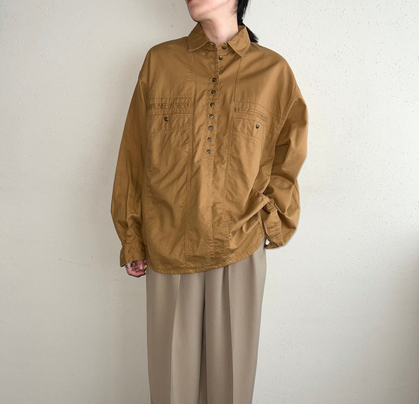 90s Design Pullover Shirt