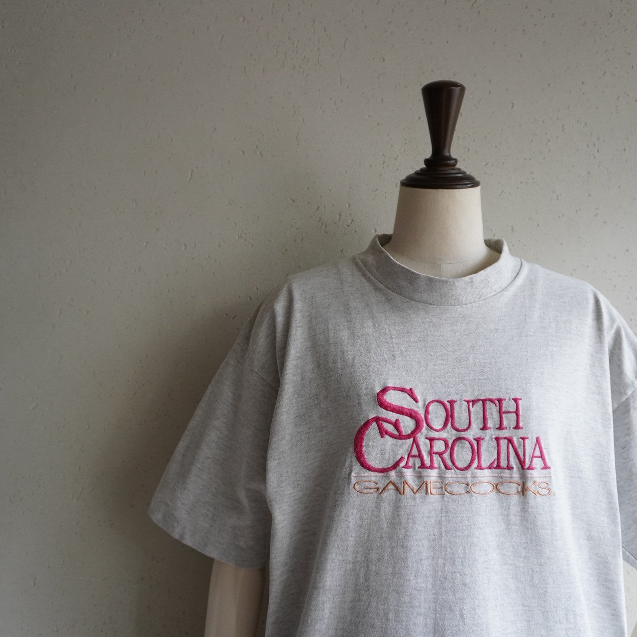 90s Embroidery High Neck T-shirt