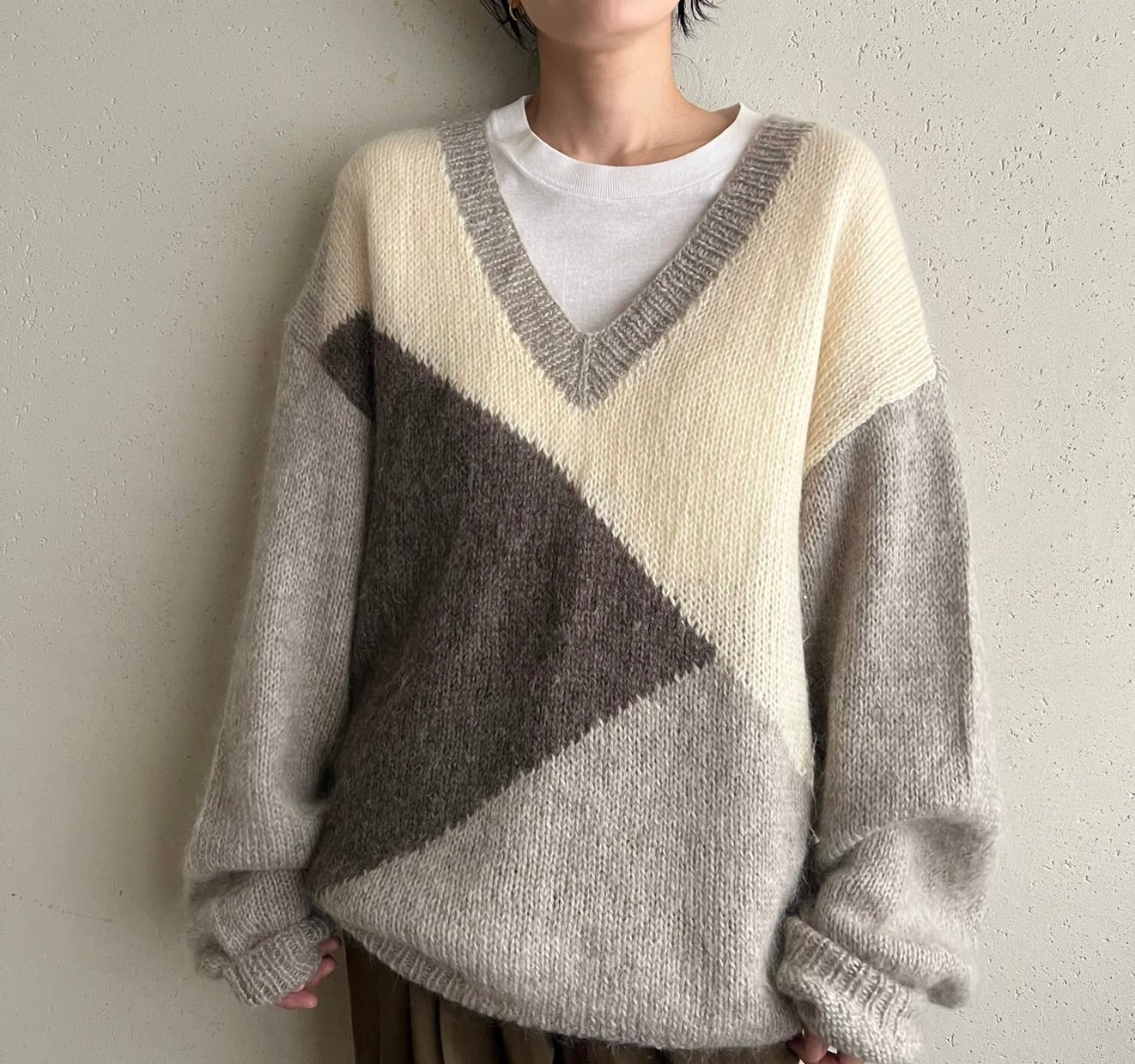 90s V-Neck Knit Sweater