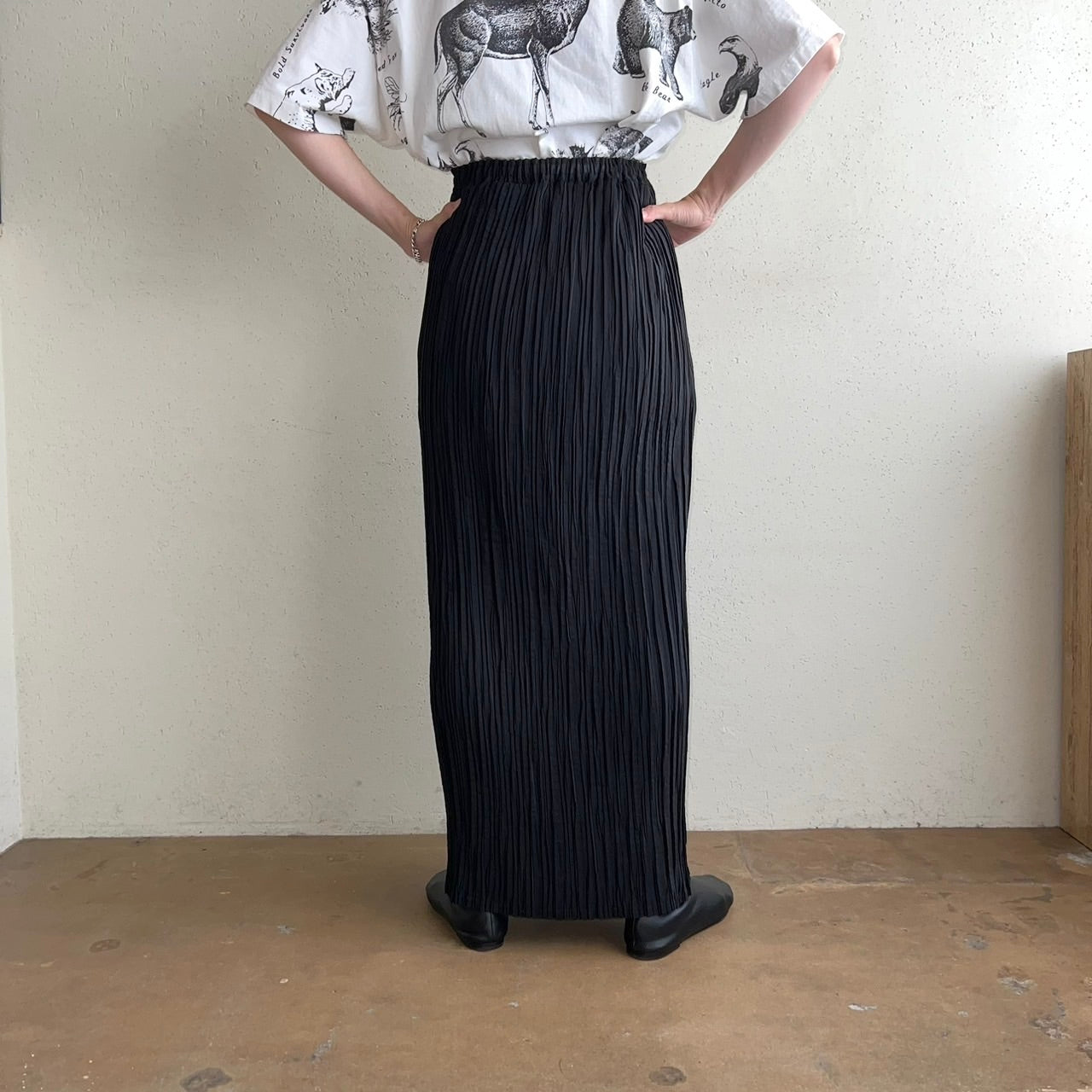 90s EURO Black Pleated Skirt