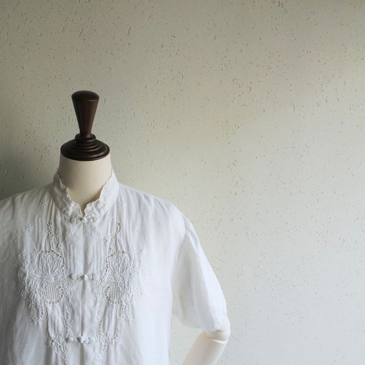 60s Embroidery Blouse