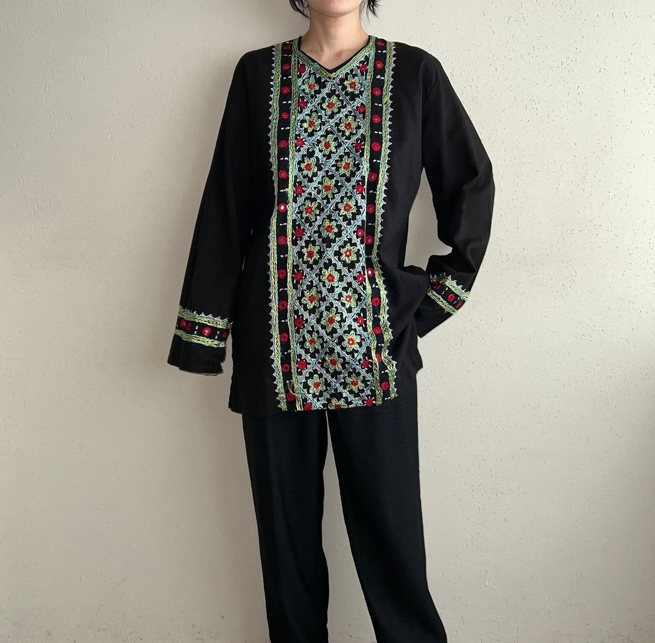 70s Embroidery Blouse