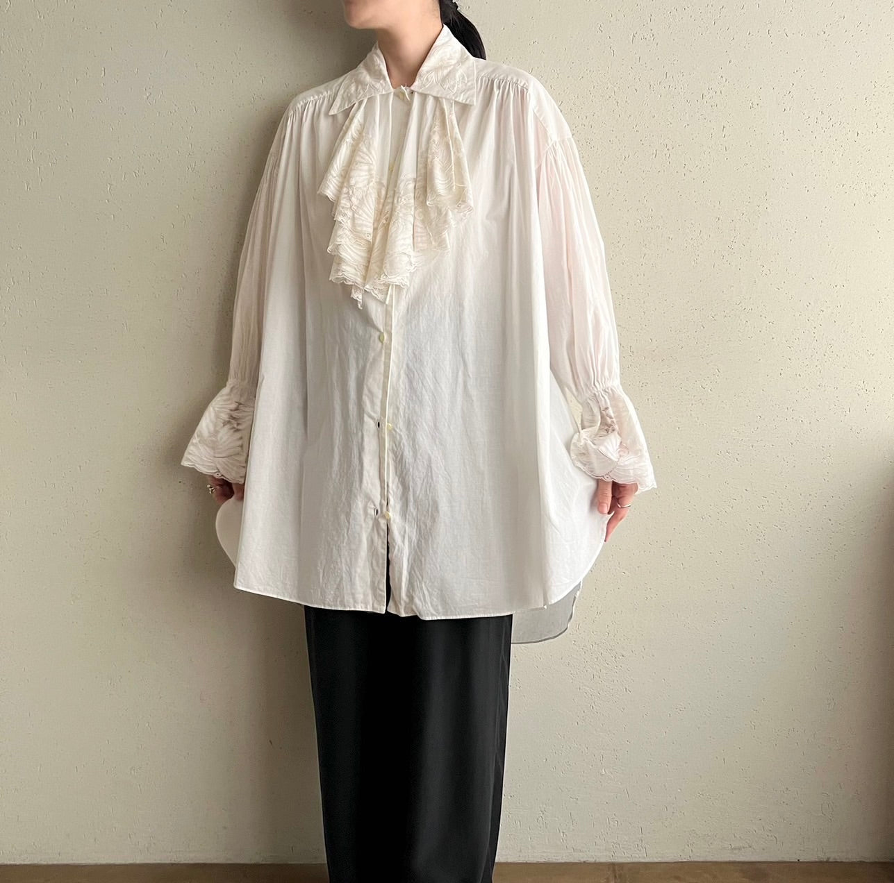 90s”NATORI” Lace Design Shirt