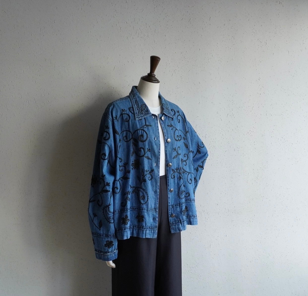 90s Embroidery Denim Jacket