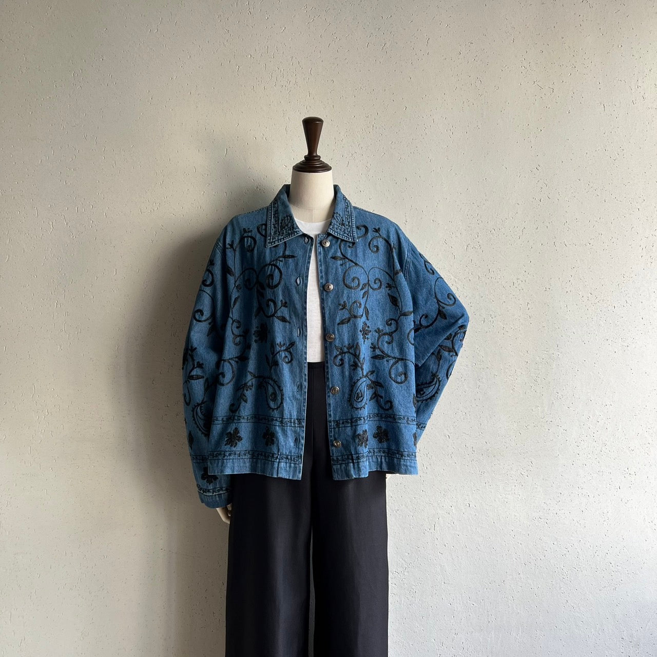 90s Embroidery Denim Jacket