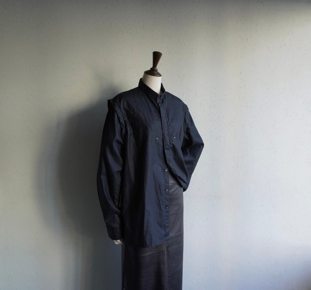 90s Black Design Shirt