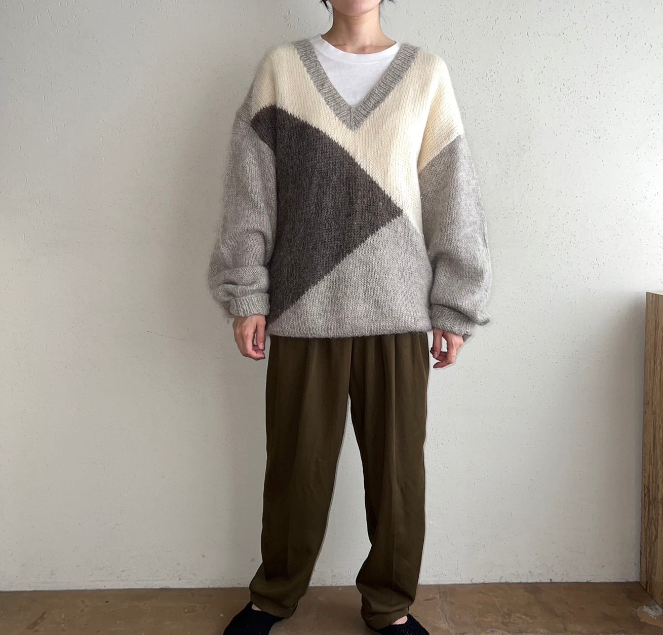 90s V-Neck Knit Sweater