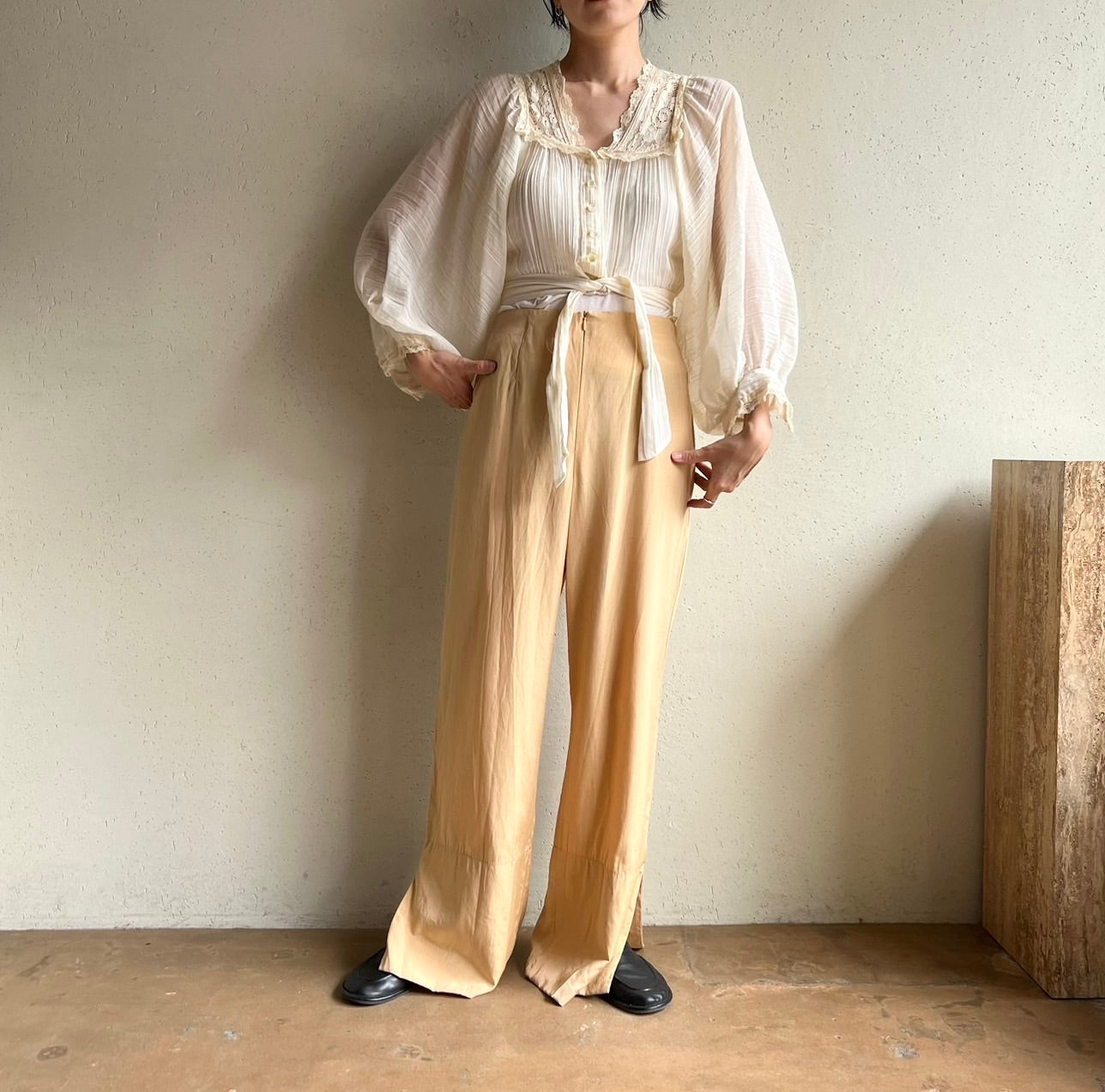 70s Lace Design Blouse