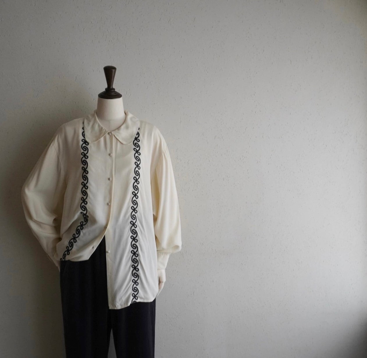90s "cacharel"Embroidery Shirt Made in Italy