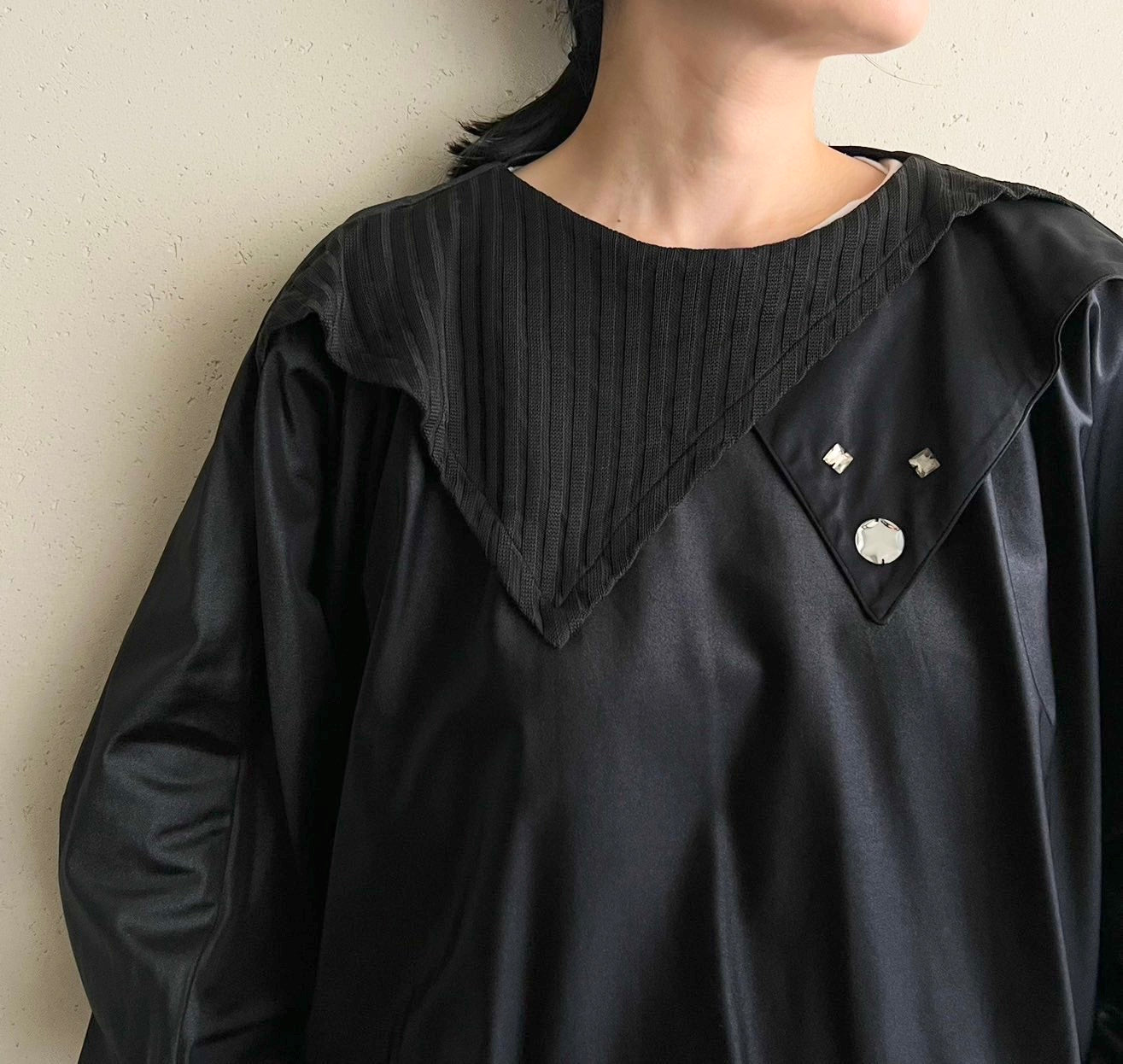 90s Black Design Top