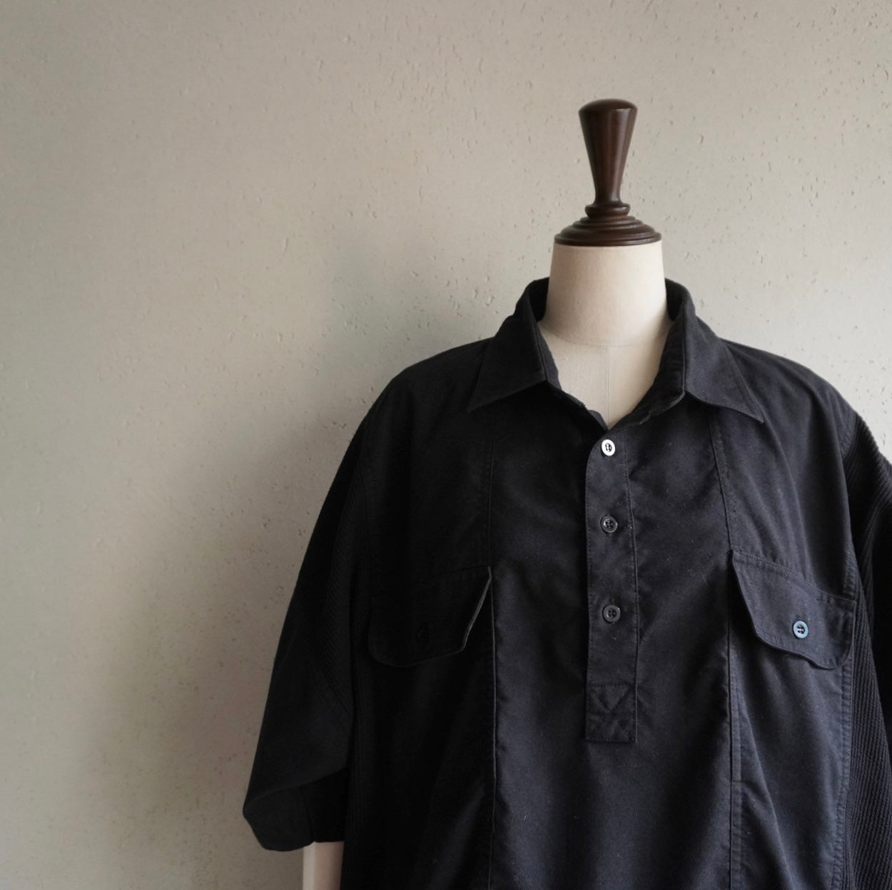 90s Black Design Top