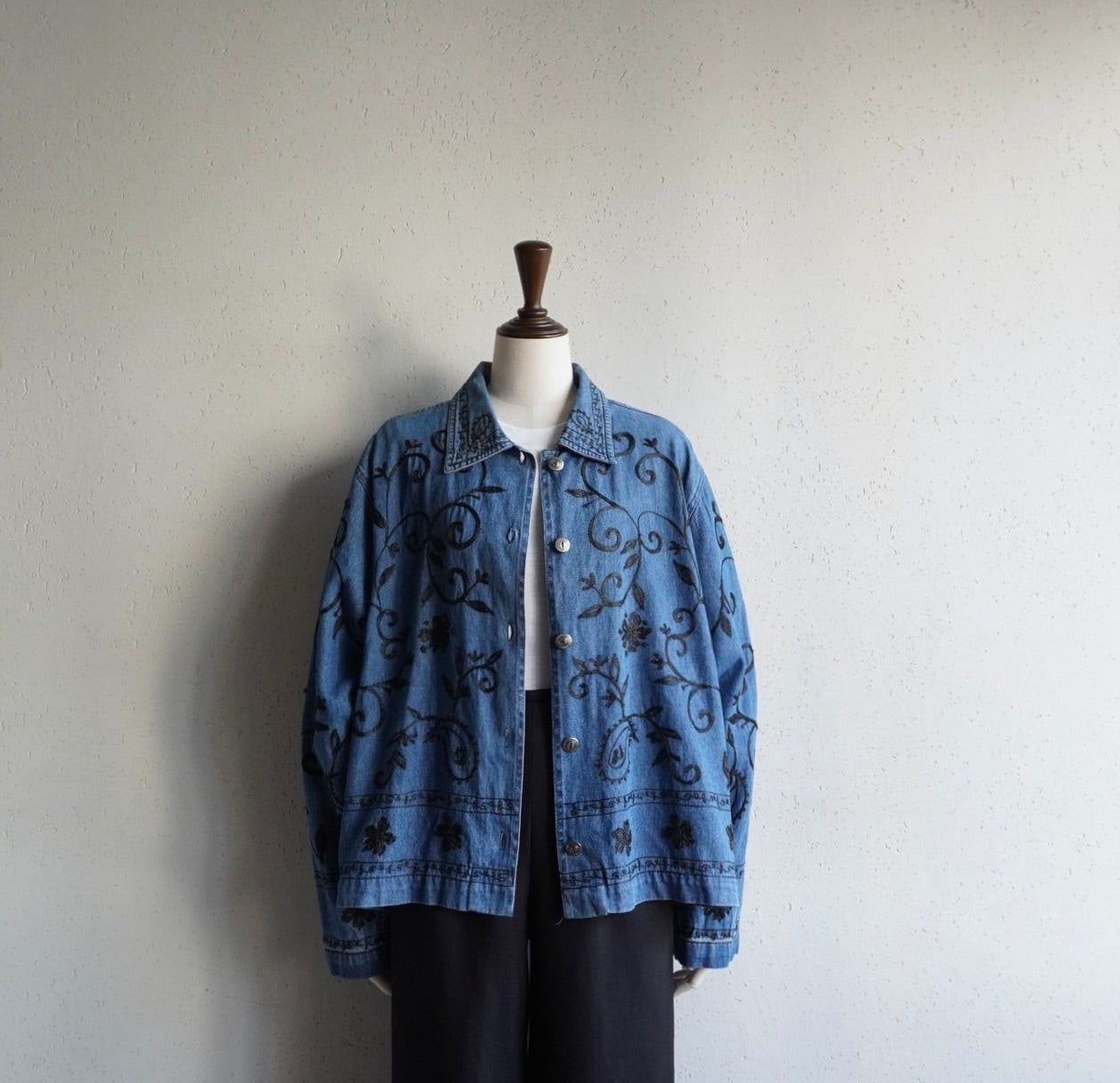 90s Embroidery Denim Jacket