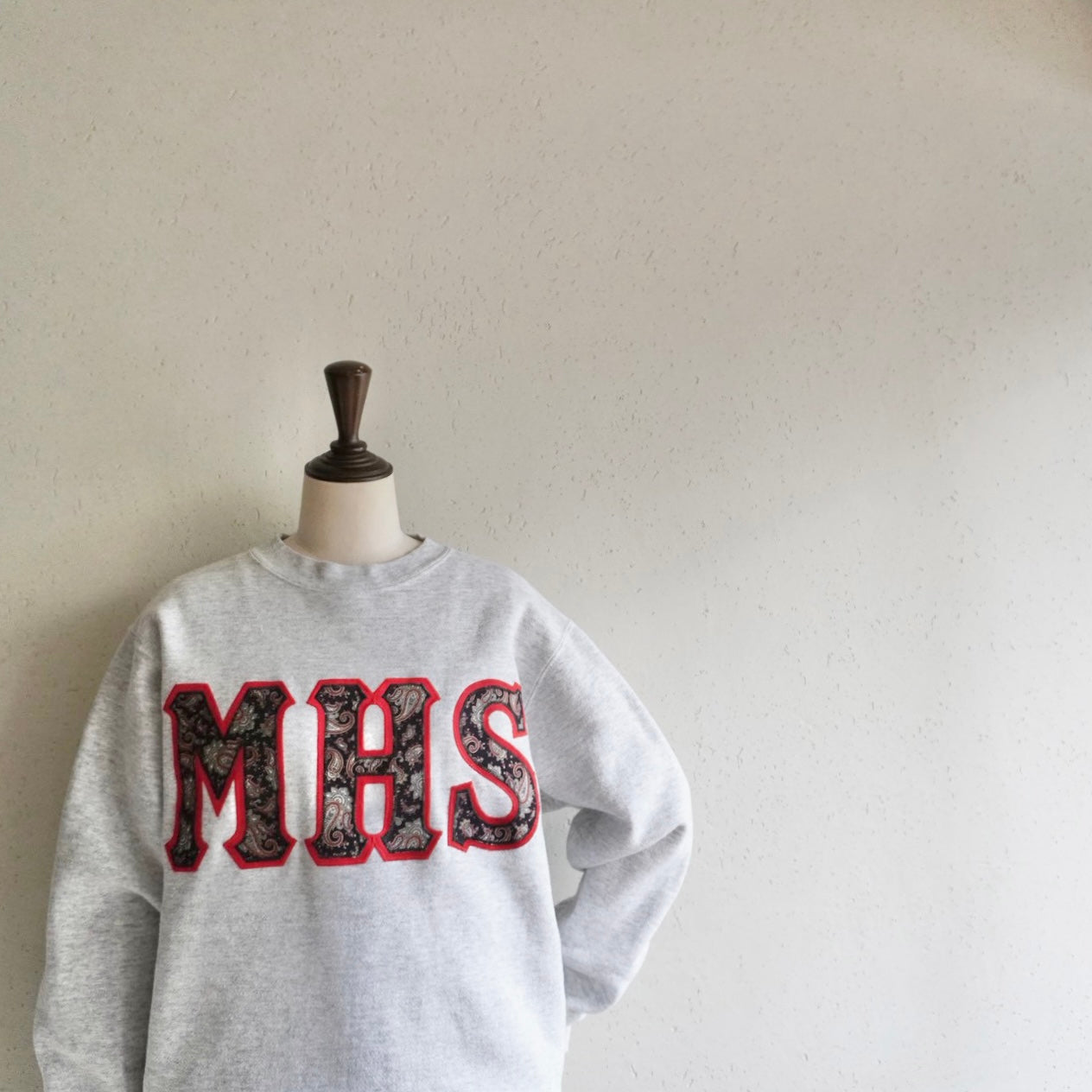 90s Embroidery Sweater Made in USA