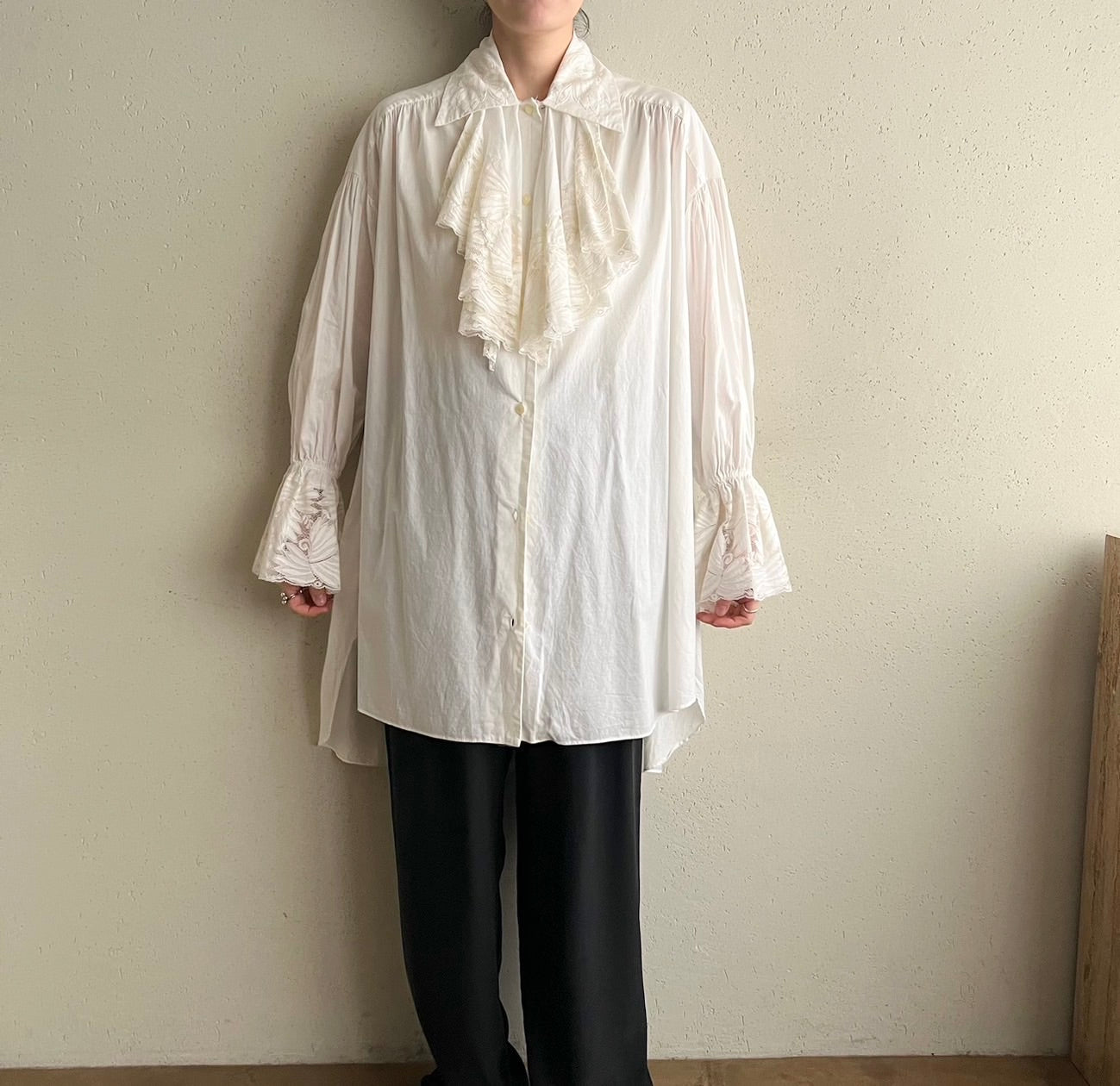 90s”NATORI” Lace Design Shirt