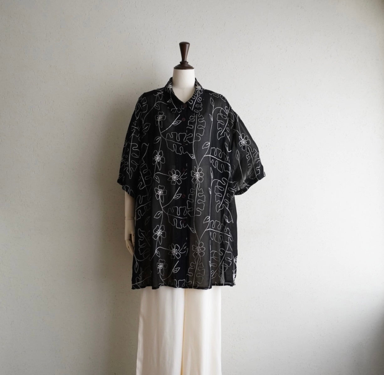 90s Embroidery Sheer Shirt