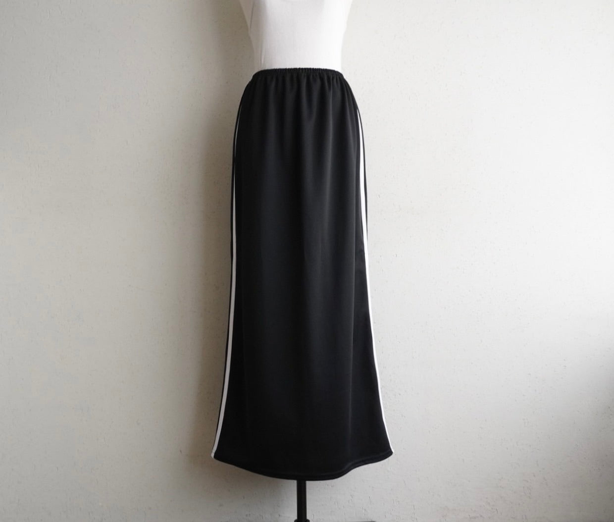 90s Side Line Skirt