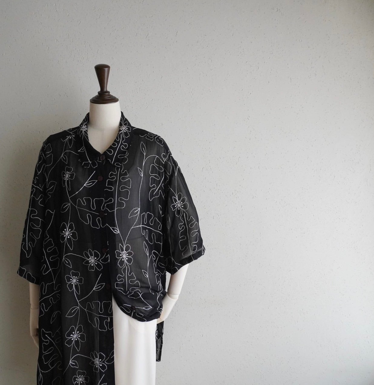 90s Embroidery Sheer Shirt
