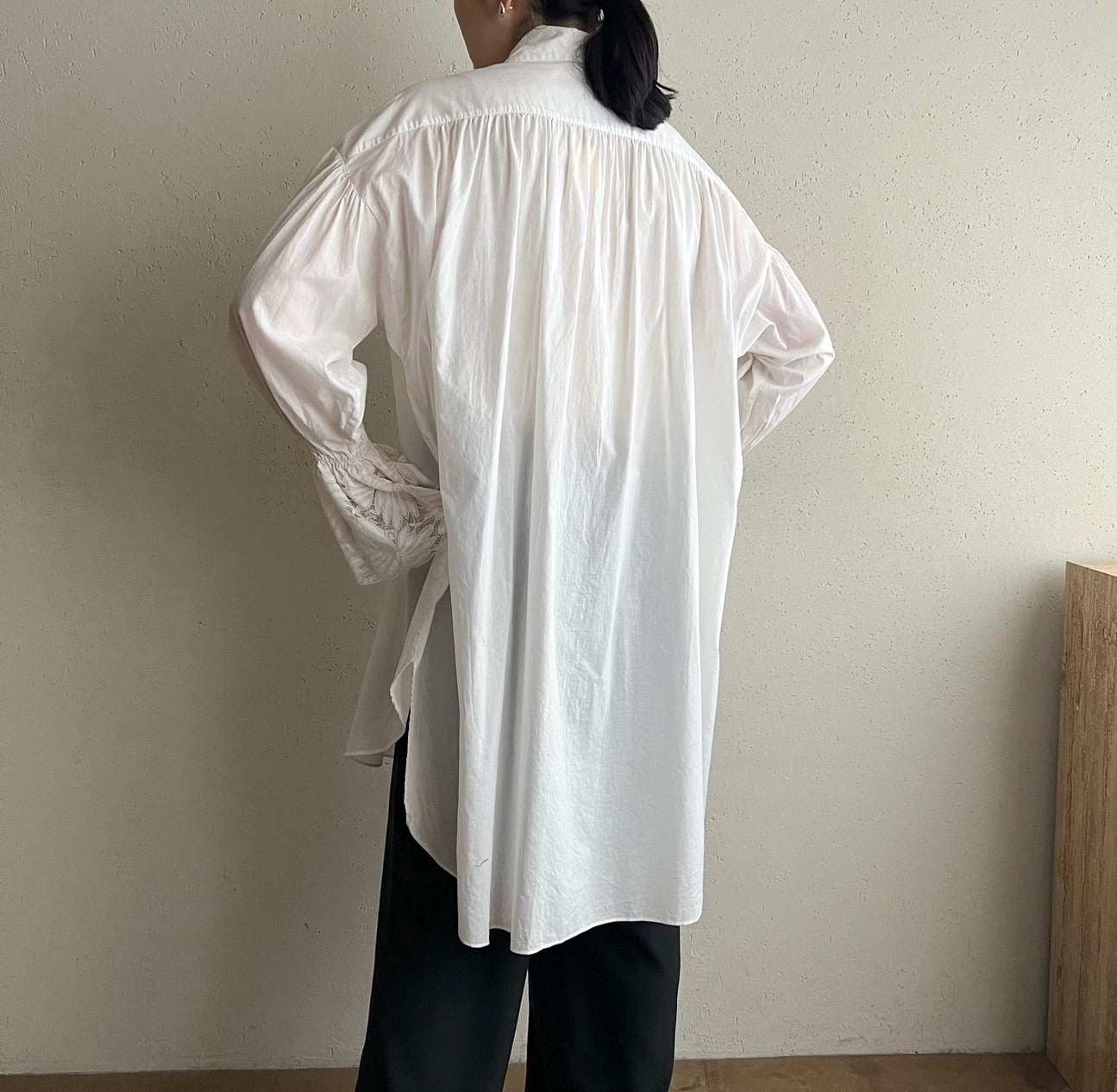 90s”NATORI” Lace Design Shirt