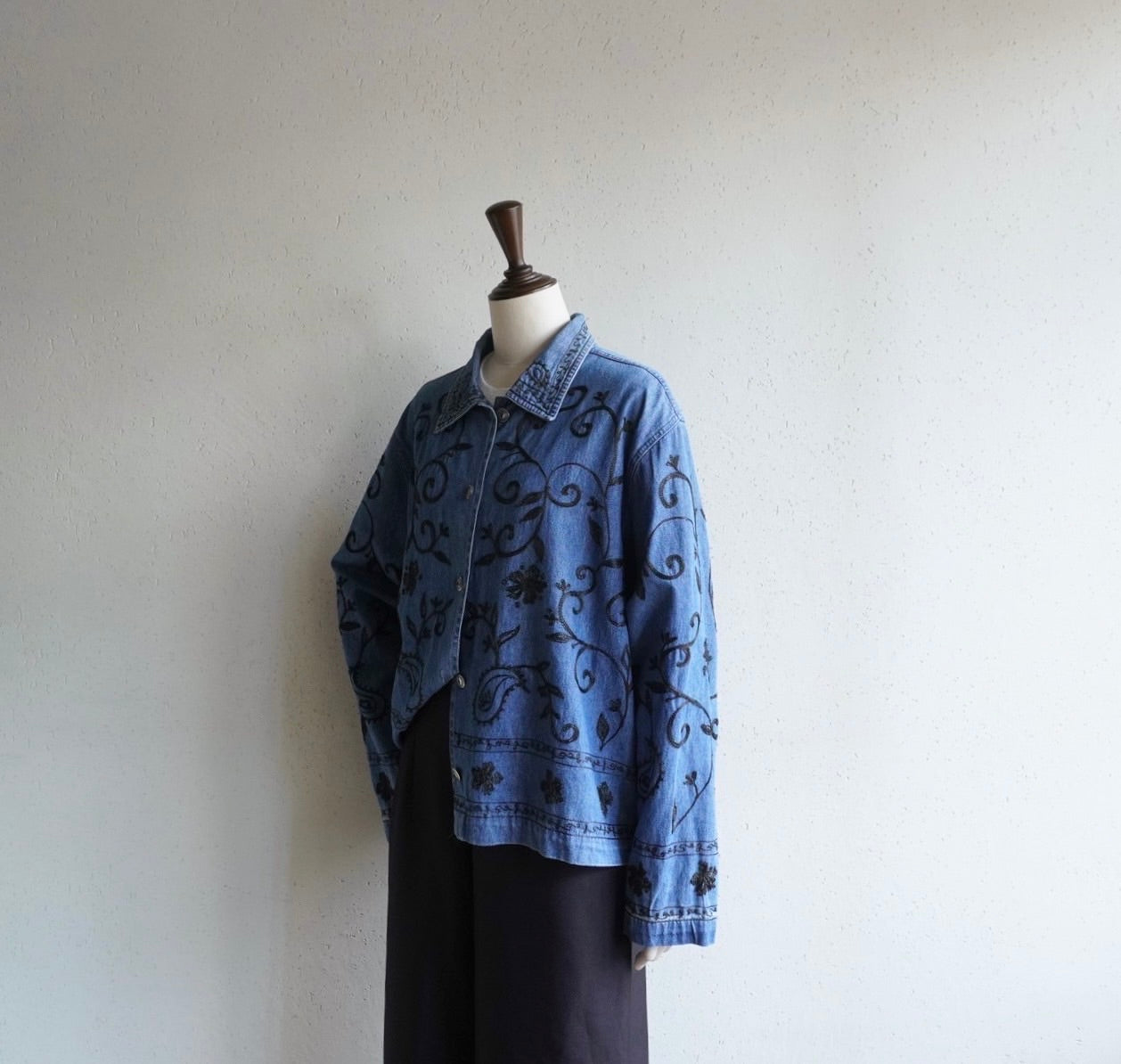 90s Embroidery Denim Jacket