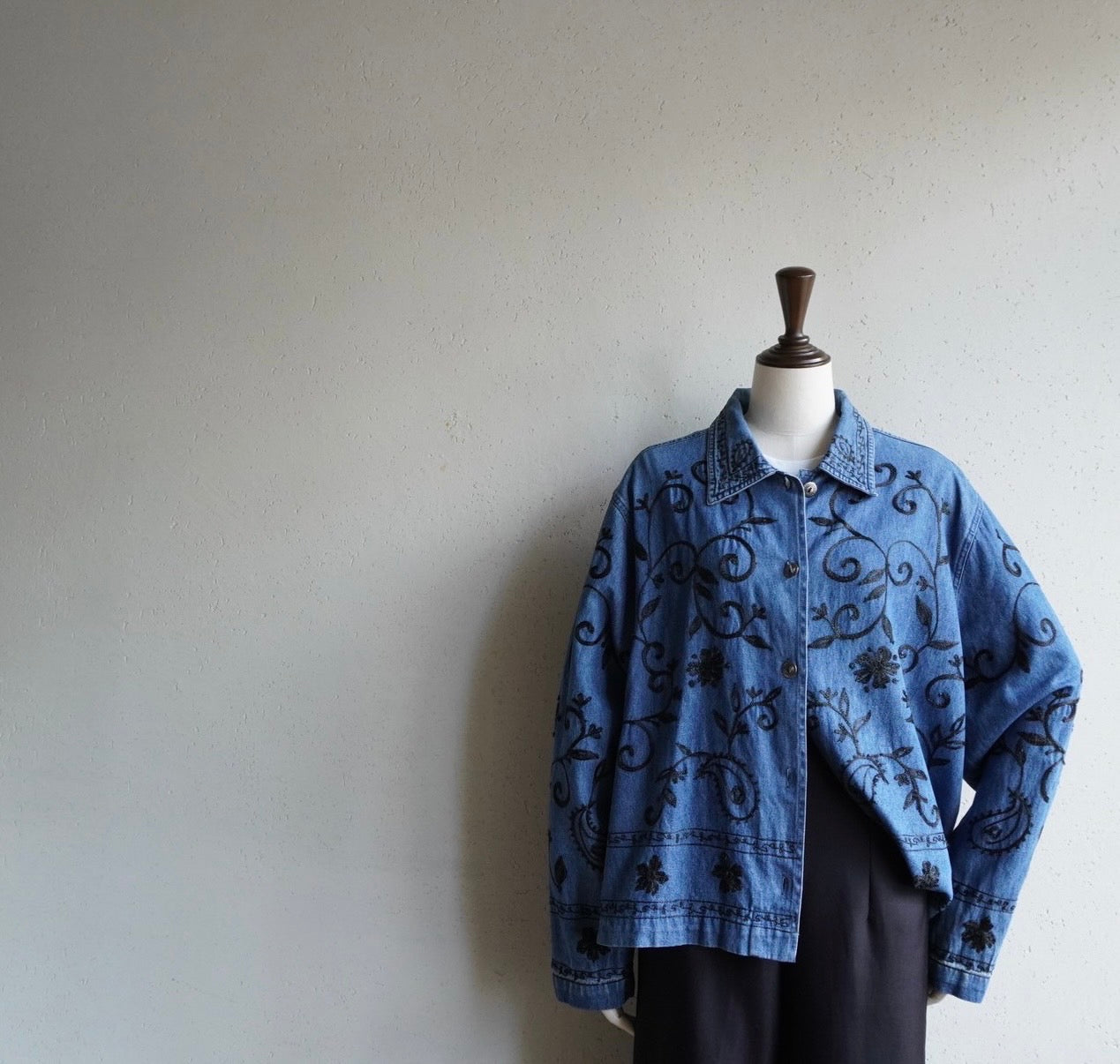 90s Embroidery Denim Jacket