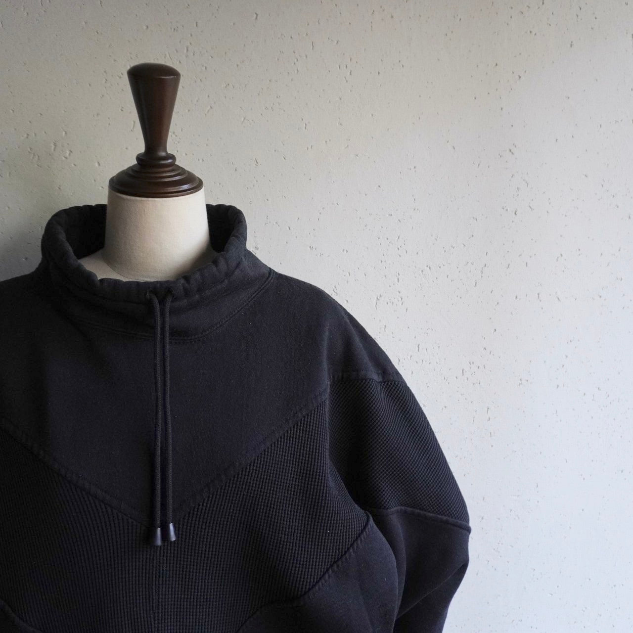 90s Design Black Sweater