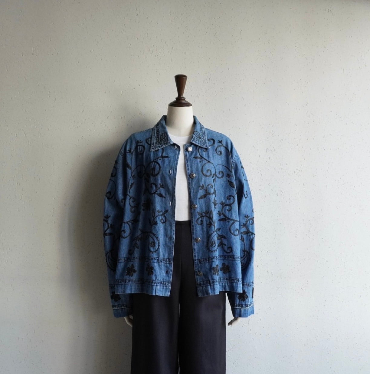 90s Embroidery Denim Jacket