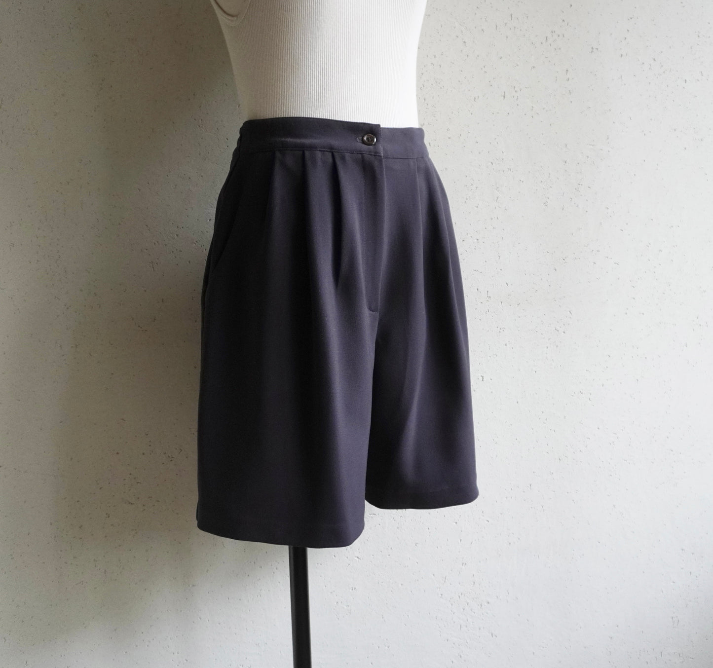 90s Tuck Shorts