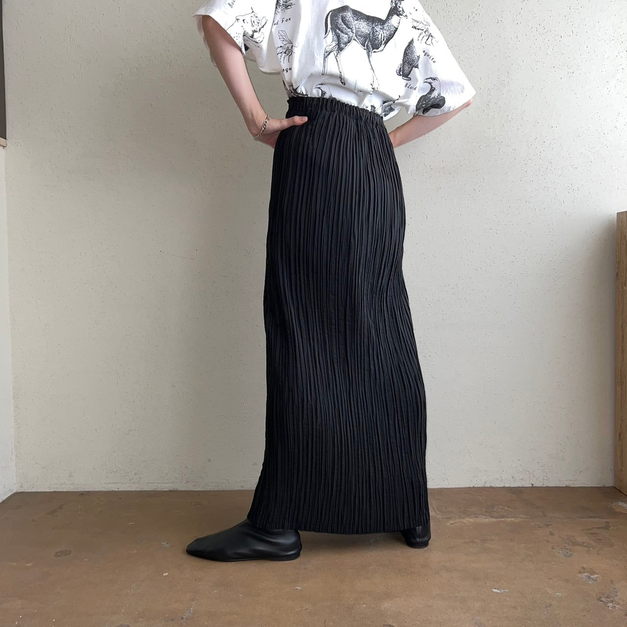 90s EURO Black Pleated Skirt