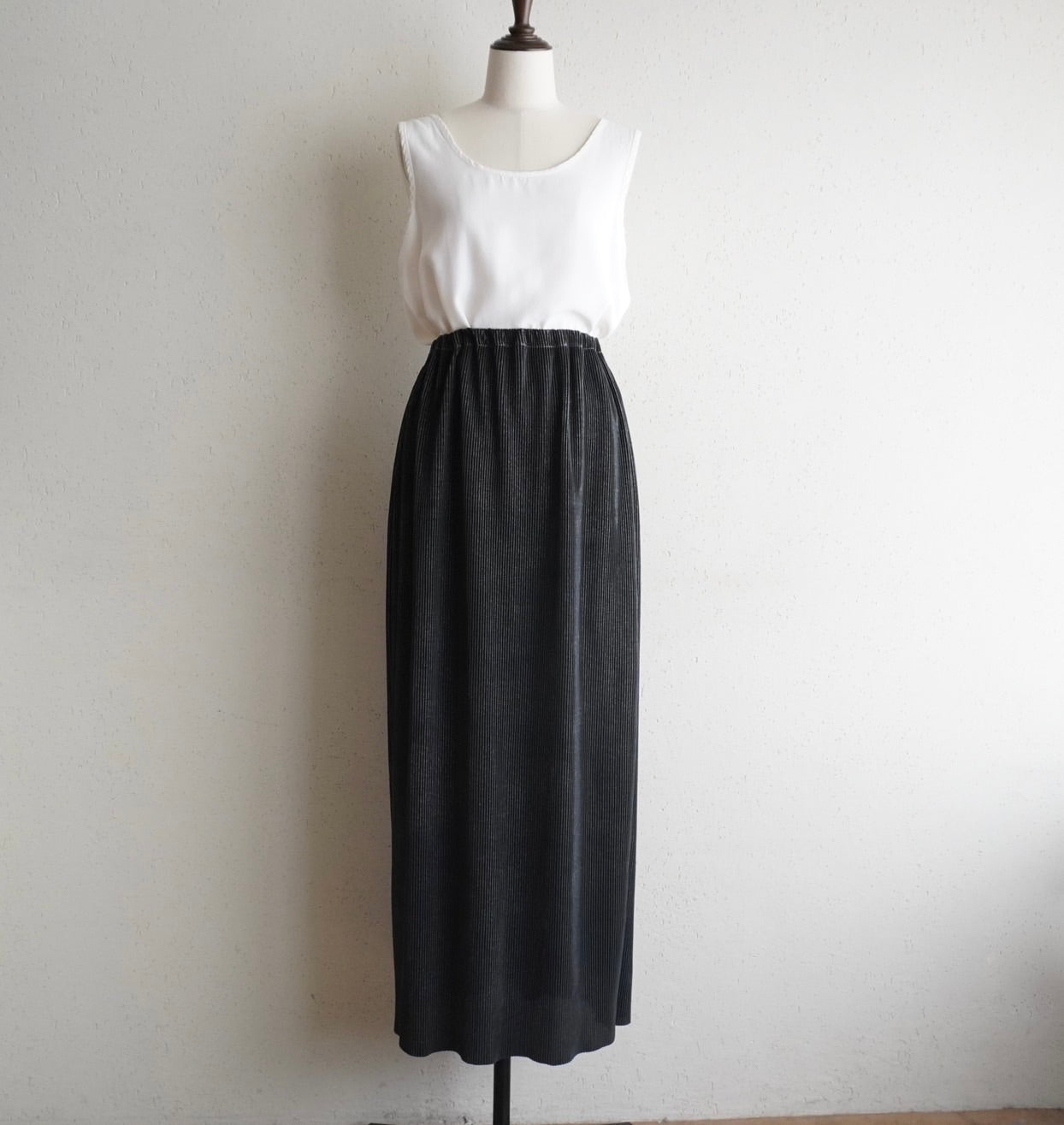 90s Pleated Maxi Skirt