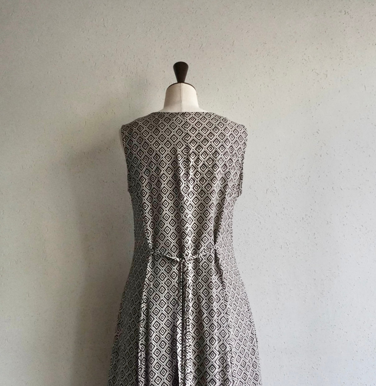 90s EURO Sleeveless Printed Dress