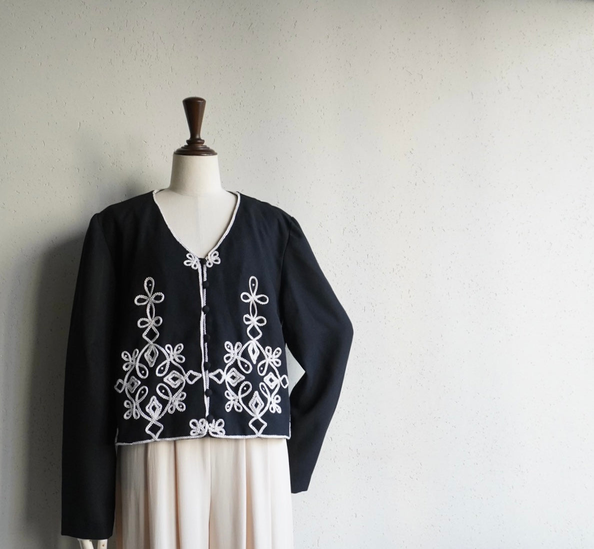90s "Karin Stevens" Embroidery Jacket
