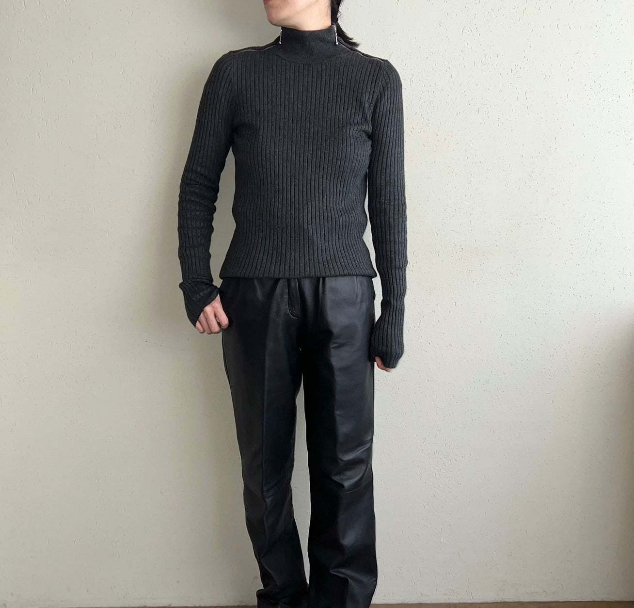 90s Zip Design Ribbed Top