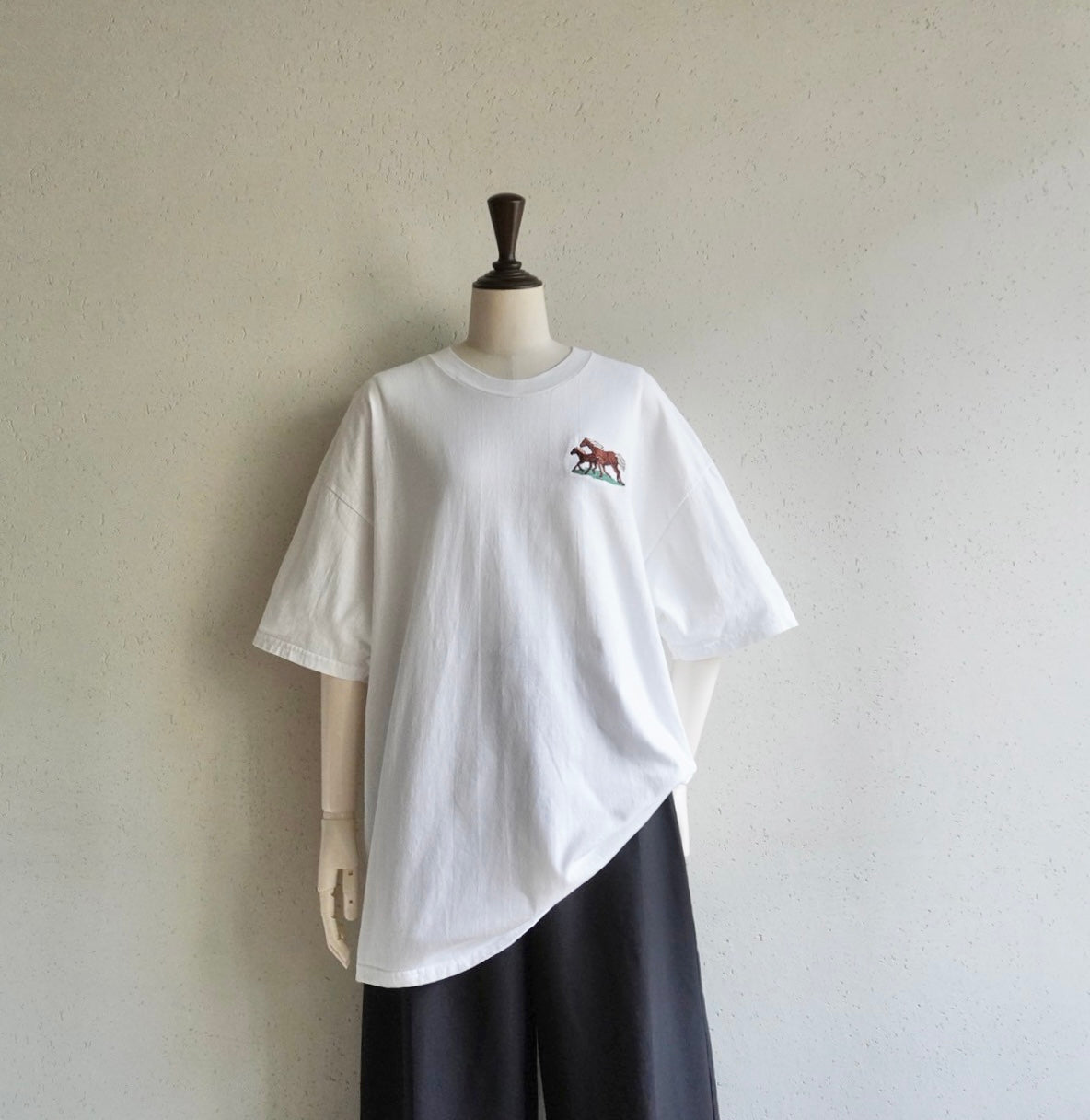 90s Embroidery T-shirt