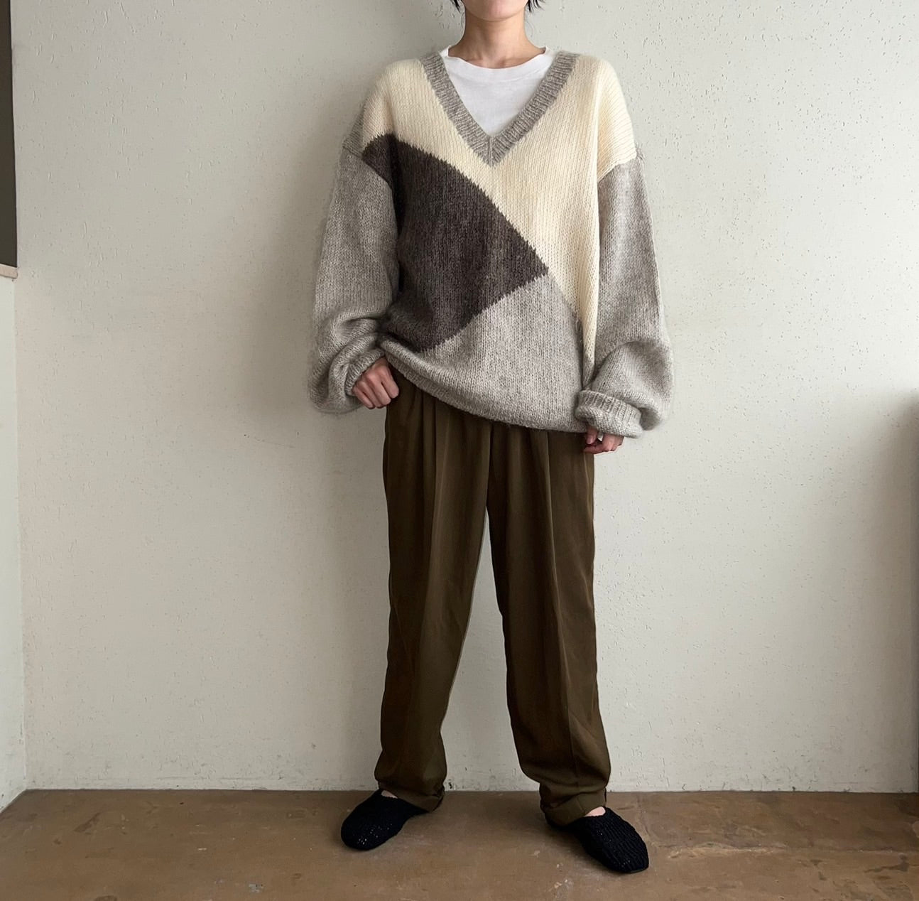 90s V-Neck Knit Sweater